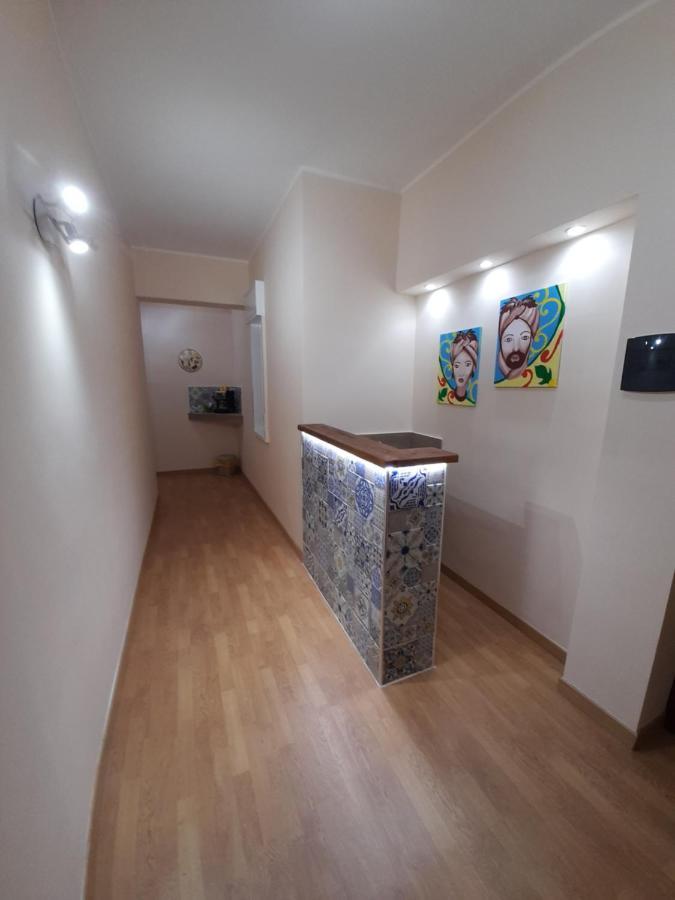 Milazzo: La Porta Delle Eolie Acomodação com café da manhã Exterior foto