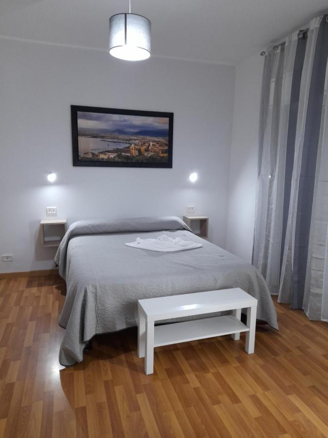 Milazzo: La Porta Delle Eolie Acomodação com café da manhã Quarto foto